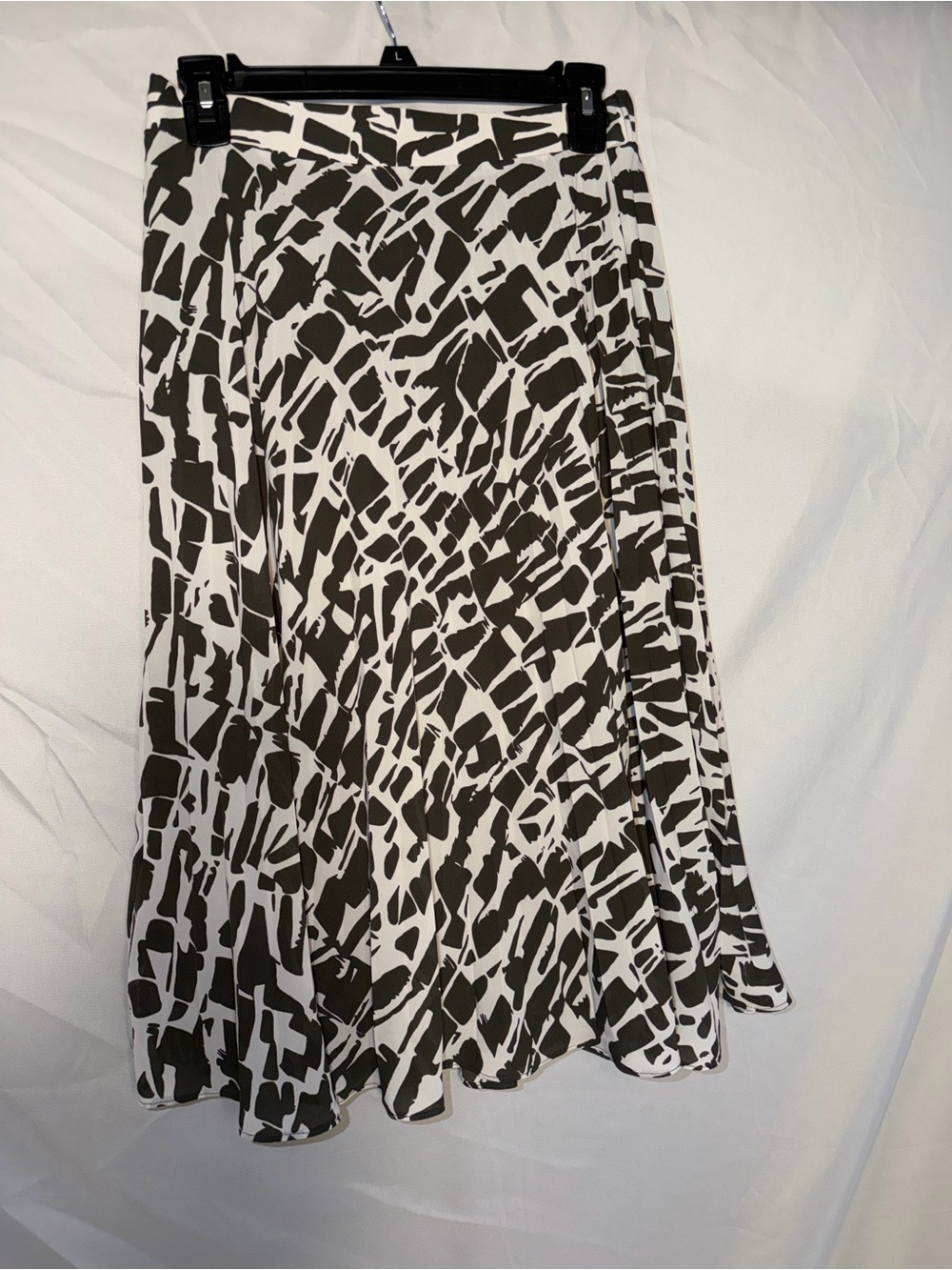 Maeve Anthropologie Black and White pleated skirt